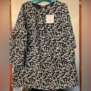 Size 4 dress, NWT. Excellent condition